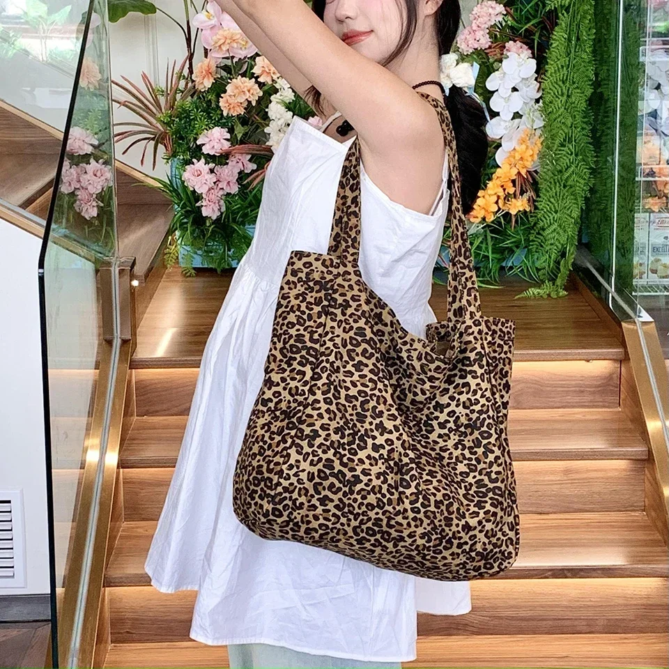 Sacs fourre-tout en toile à loquet pour femmes, grande capacité, sacs à poignée supérieure imprimés léopard, sacs à bandoulière de bonne qualité, meilleure vente 2024 3
