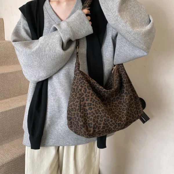 Sac fourre-tout imprimé léopard pour femmes, sac à bandoulière léger de grande capacité, sac à bandoulière réglable pour un usage quotidien 2025 4