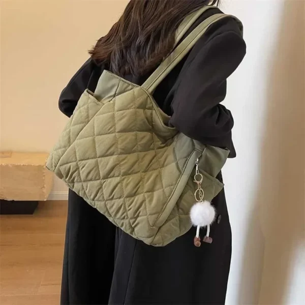 Sac à main Hobo rembourré pour femmes, sac à main léger décontracté, sangle réglable, poignée supérieure, fourre-tout matelassé en diamant, sac de voyage ample 3